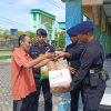 Wujud Kepedulian Sesama, Brimob Berau Salurkan Bantuan Sembako Lewat Program “Jumat Berkah