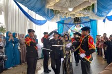 Khadgapadma Pora Hiasi Pernikahan Bripda Dimas, Jaga Tradisi Korps Brimob