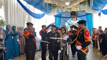 Khadgapadma Pora Hiasi Pernikahan Bripda Dimas, Jaga Tradisi Korps Brimob