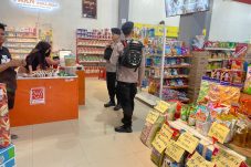 Brimob Kubar Gencarkan Patroli Malam di Barong Tongkok, Amankan Pusat Ekonomi