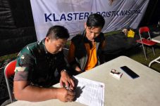 Kodam VI/Mulawarman Salurkan Bantuan untuk Korban Bencana Alam di Sumatera