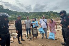 Respons Cepat, Polda Sumbar Bantu Pemulihan Korban Bencana di Kecamatan Pauh