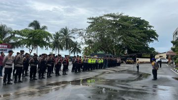 Apel Hari Pertama Ops Lilin Mahakam 2025, Dirsamapta Polda Kaltim Tekankan Kesiapsiagaan dan Pelayanan Humanis kepada Seluruh Personel Satgas