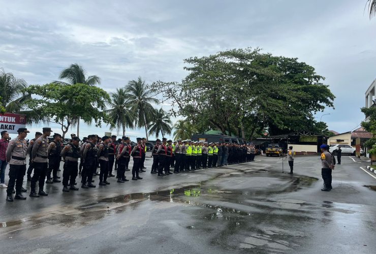 Apel Hari Pertama Ops Lilin Mahakam 2025, Dirsamapta Polda Kaltim Tekankan Kesiapsiagaan dan Pelayanan Humanis kepada Seluruh Personel Satgas