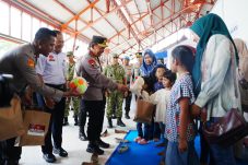 Kapolri Tinjau Kesiapan Pelayanan dan Pengamanan Nataru di Stasiun Tawang Semarang