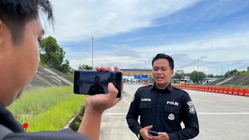 Satgas Humas Operasi Lilin Mahakam 2025 Lakukan Pemantauan di Gerbang Tol Manggar, Akses Menuju IKN Telah Dibuka