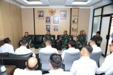 Perkuat Koordinasi Keamanan Wilayah, Pangdam VI/Mlw Temui Kejati dan Imigrasi Kaltim