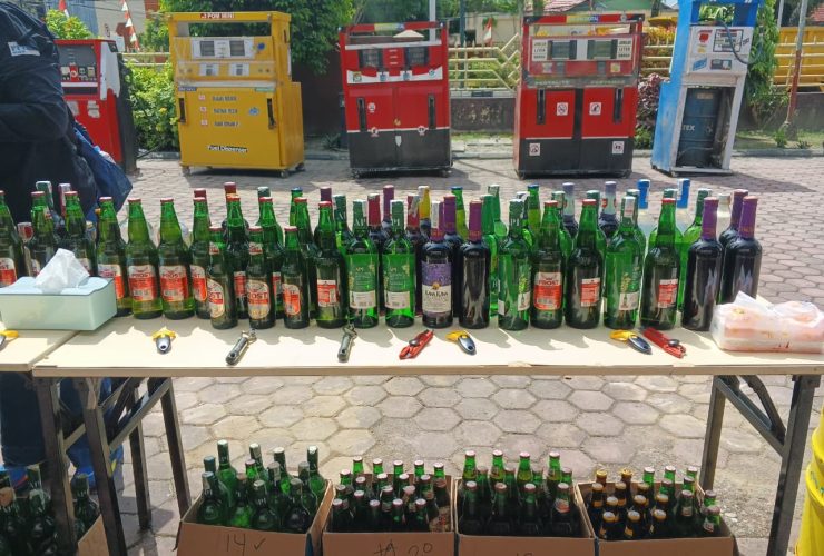 Satpol PP Balikpapan Musnahkan 1.516 Botol Miras dan 52 Pom Mini Ilegal, Pemkot Tegaskan Penegakan Perda