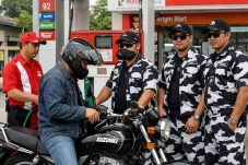 Diduga Dibekingi Oknum Ormas, SPBU 54-614-07 Jombang Disorot Terkait Praktik Pengisian BBM Subsidi Pertalite Bolak-Balik