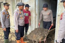 Peduli Pascabencana, Polres Bener Meriah Gotong Royong Bersihkan Dayah Terpadu Bustanul Ulum