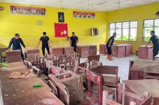 Polri Peduli Pendidikan, Pulihkan Fasilitas Pendidikan di SMA Negeri 1 Tanjung Pura Pascabanjir