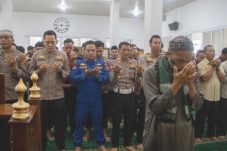 Polres Berau Gelar Sholat Gaib dan Doa Bersama untuk Korban Bencana di Sumatera