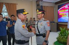Rotasi Jabatan, Kapolda Kaltim Pimpin Upacara Sertijab Dirlantas dan Kapolresta Balikpapan