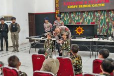 Tanamkan Kedekatan Sejak Dini, Batalyon B Pelopor Brimob Kaltim Sambut Kunjungan Edukasi TK Kemala Bhayangkari 10
