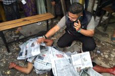 Dibacok di Bagian Perut Seorang Pria Tewas Bersimbah Darah di depan Warkop Coffe Black