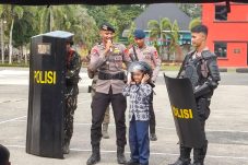 Bangun Karakter Cinta Tanah Air, Sat Brimob Polda Kaltim Beri Edukasi Tentang Bela Negara kepada Pelajar