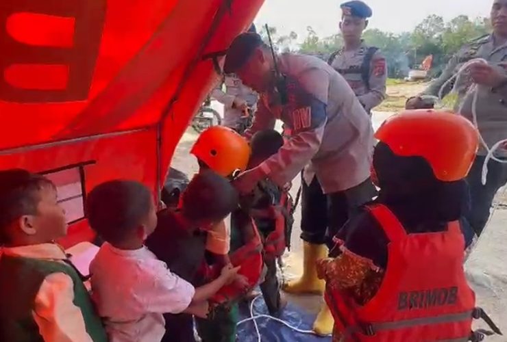 Brimob Polda Sumut Gelar Edukasi dan Trauma Healing untuk Anak TK Terdampak Bencana di Tapanuli Selatan