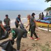 ​Respons Cepat Arahan Presiden, Deninteldam VI/Mulawarman “Serbu” sampah di Pantai Enggang Borneo