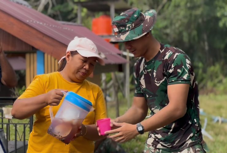 Seteguk Air, Sejuta Makna: Kedekatan Warga dan TNI di Lokasi TMMD