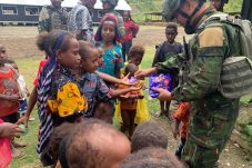 Senyum Anak Yamo, Wujud Kepedulian Satgas Yonif 613/Raja Alam