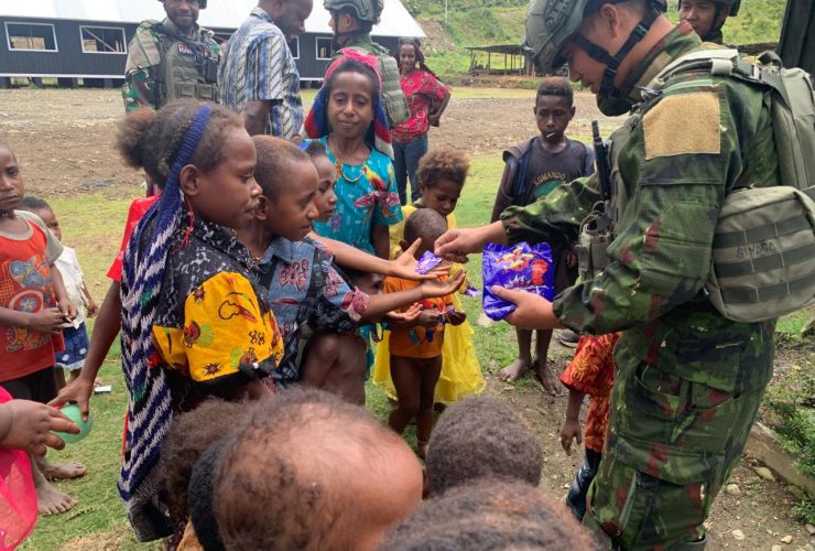 Senyum Anak Yamo, Wujud Kepedulian Satgas Yonif 613/Raja Alam