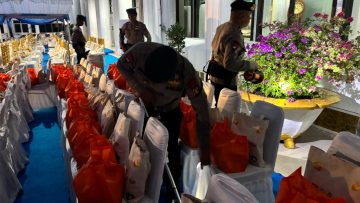 Personel Detasemen Gegana Brimob Polda Kaltim Laksanakan Sterilisasi di Kantor Wali Kota Balikpapan