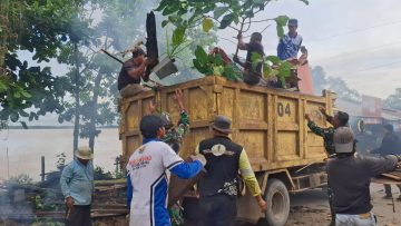 Kemanunggalan TNI dan Rakyat Terlihat dalam Karya Bakti Kodim 0914/TNT di Bantaran Sungai Sesayap
