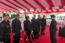 Jamin Keamanan Budaya Bangsa, Detasemen Gegana Brimob Kaltim Sterilisasi BSCC Dome Jelang Pagelaran Wayang Kulit