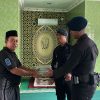Batalyon A Pelopor Satbrimob Polda Kaltim Perkuat Silaturahmi, Salurkan Al-Qur’an ke Mushola Baiturrahman Balikpapan