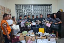 Penindakan Hukum Barang Illegal masuk ke ke Indonesia oleh Gabungan Satgas Pamtas RI-Mly