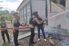 Respon Cepat, Tim Tindak Yahukimo Amankan Lokasi Kebakaran di SMA Negeri 2 Dekai