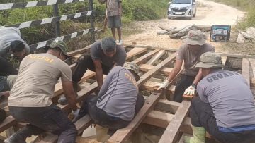Wujudkan Kelancaran Akses Desa, Kompi 3 Batalyon C Pelopor Brimob Kaltim Revitalisasi Jembatan di Tumbit Dayak