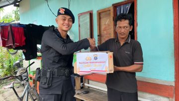 Berkah Ramadhan, Batalyon A Brimob Kaltim Salurkan Paket Sembako Untuk Warga Balikpapan