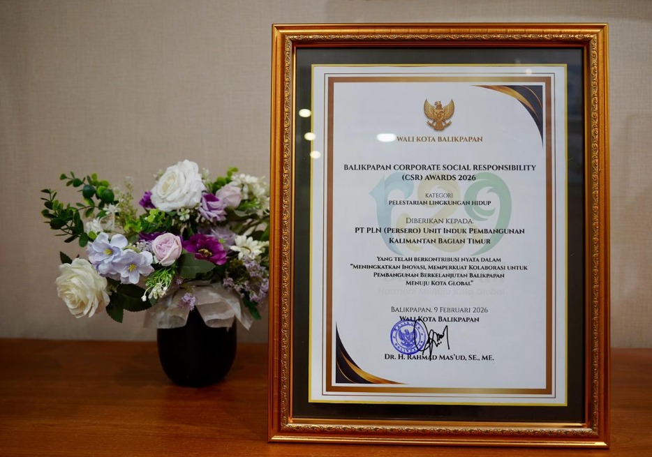Aksi Nyata Peduli Lingkungan, PLN UIP KLT Raih Balikpapan CSR Award 2026