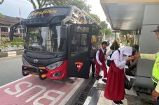 Bus Sekolah Gratis Brimob Jadi Kebanggaan Warga Kota Balikpapan