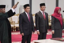 Dalam Nuansa Ramadan, Wali Kota Samarinda Lantik Pejabat Strategis dan Tegaskan Komitmen Pelayanan Publik