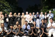 Remaja LDII Rungkut Kidul Sambangi Sesepuh dan Ulama, Tebar Semangat Silaturahim di Bulan Syawal