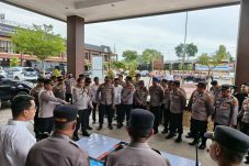 Kawal Aksi “Geram”, Satu SSK Brimob Batalyon B Pelopor Perketat Keamanan di Mako Polresta Samarinda