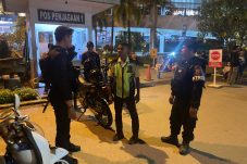Jaga Stabilitas Malam Minggu, Brimob Batalyon B Pelopor Samarinda Patroli Intensif di Objek Vital Sungai Kunjang