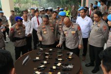 Wakapolda Kaltim Periksa Senjata Api Personel, Pastikan Penggunaan Sesuai Prosedur