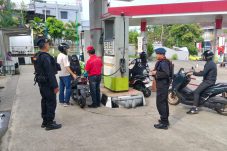 Brimob Polda Kaltim Patroli SPBU di Balikpapan, Pastikan Stok BBM Aman Jelang Idul Fitri