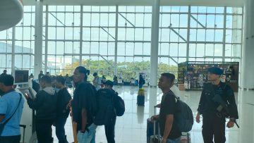 Kawal Gerbang Utama Kota, Detasemen Gegana Brimob Kaltim Pastikan Arus Mudik di Balikpapan Aman dan Kondusif