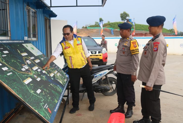 Pastikan Arus Mudik Lebaran Berjalan Lancar, Brimob Kaltim Lakukan Patroli dan Pemantauan Pada Rute Tol Fungsional IKN