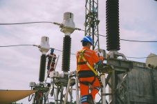 Di Balik Terangnya Ramadan dan Idulfitri, PLN UIP KLT Pastikan Sistem Kelistrikan Kaltim-Kaltara Andal