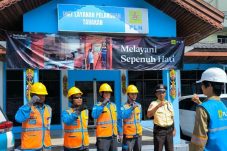 Di Balik Terangnya Lebaran, Kisah Hanif dan Dedikasi Petugas PLN Jaga Listrik Tetap Andal