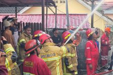 Kebakaran Hebat di Karang Jati Balikpapan, Brimob dan Tim Gabungan Bergerak Cepat