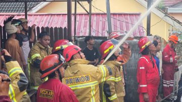 Kebakaran Hebat di Karang Jati Balikpapan, Brimob dan Tim Gabungan Bergerak Cepat