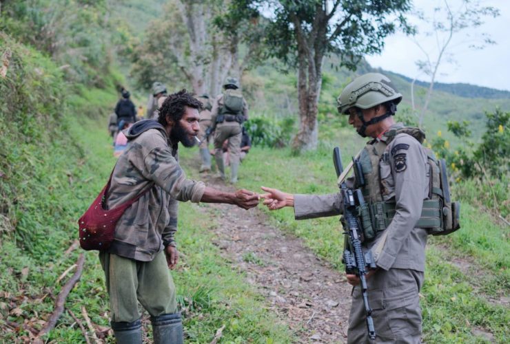 Satgas Ops Damai Cartenz-2026 Perkuat Pendekatan Humanis Lewat Patroli Sambang di Kiwirok