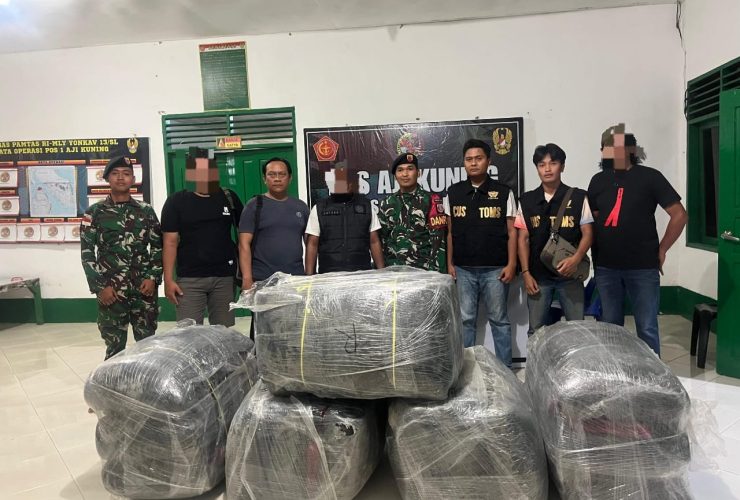 Satgas Pamtas RI–Malaysia Yonkav 13/SL Gagalkan Penyelundupan Karpet Asal Malaysia di Sebatik