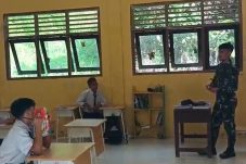 Prajurit Satgas Pamtas Mengajar di Sekolah Perbatasan Nunukan, Tumbuhkan Semangat Belajar Siswa